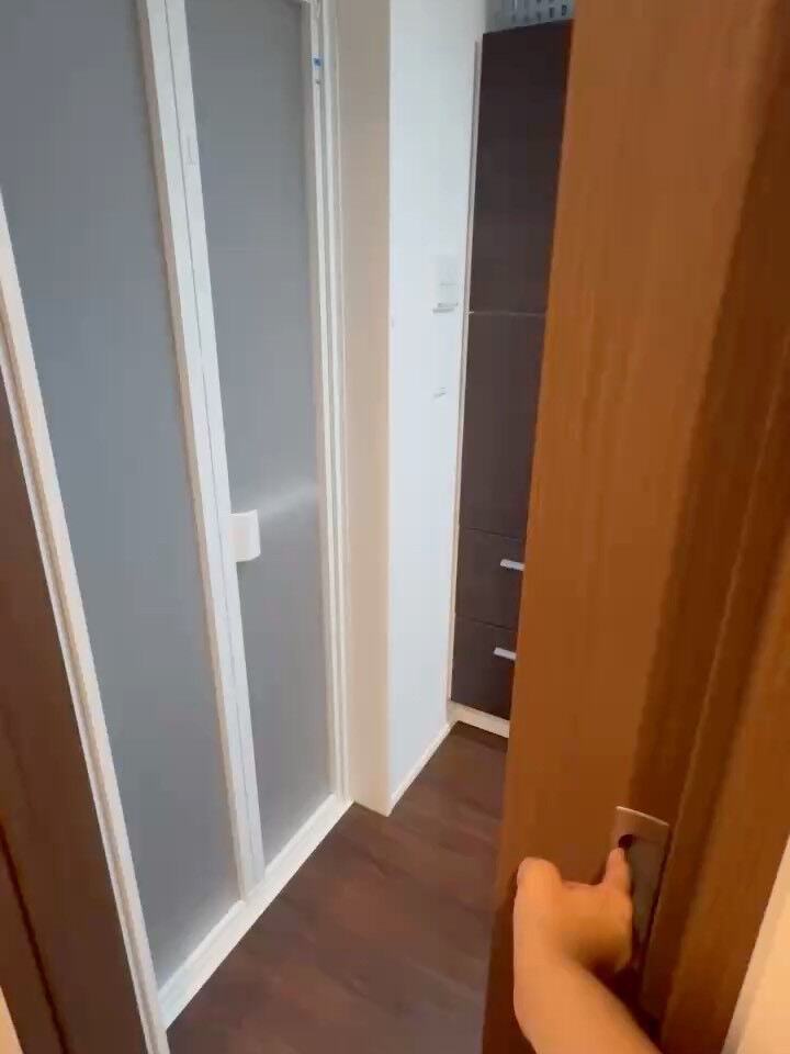 【開き戸から引き戸へ｜アウトセット引き戸で玄関をスッキリ】